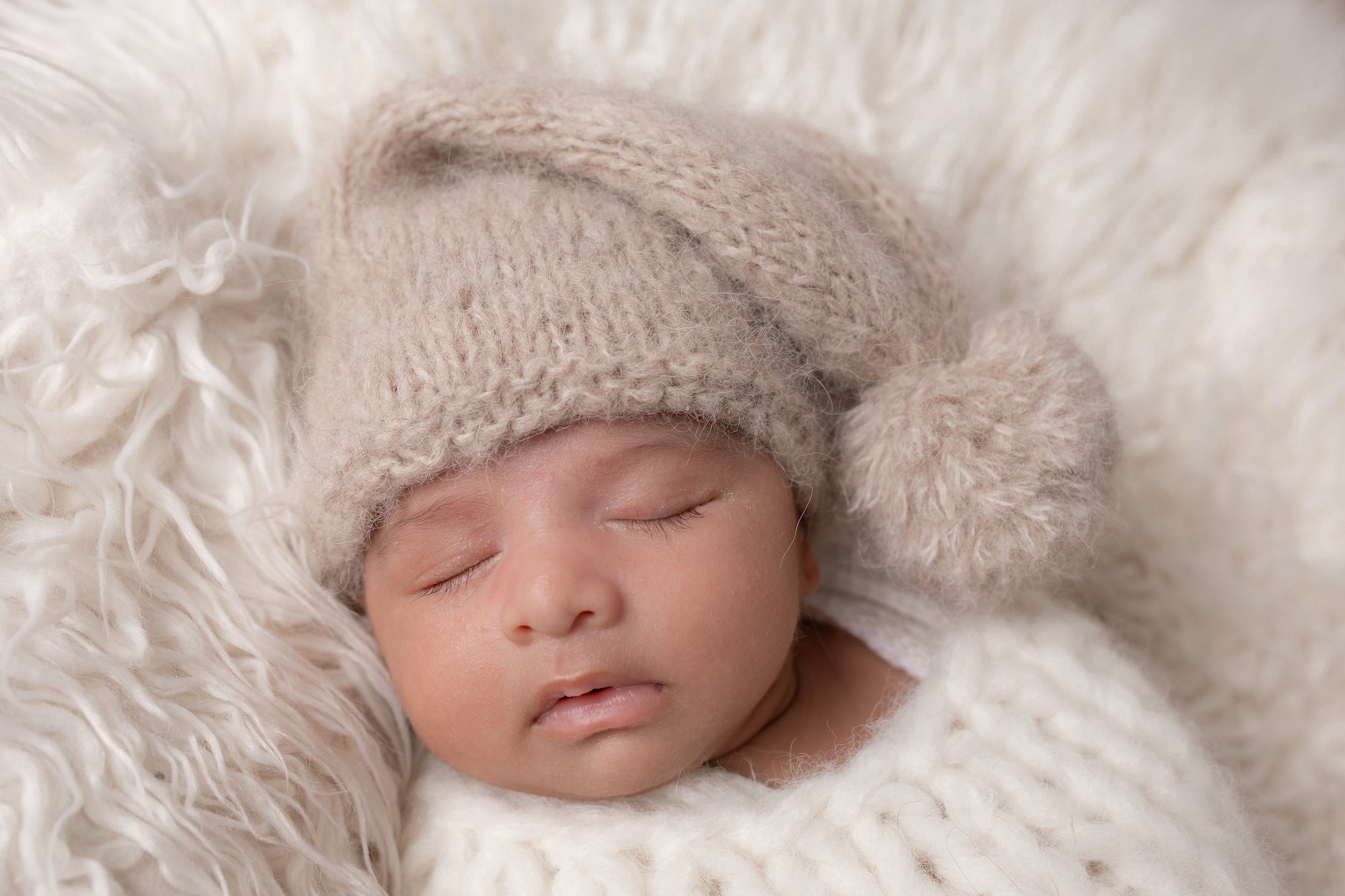 Newborn baby Photographer - Emma Lowe Photography using Creams