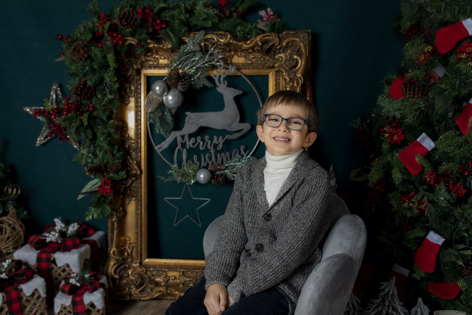 Emma Lowe Photography Christmas Mini Shoot Portrait Boy 2