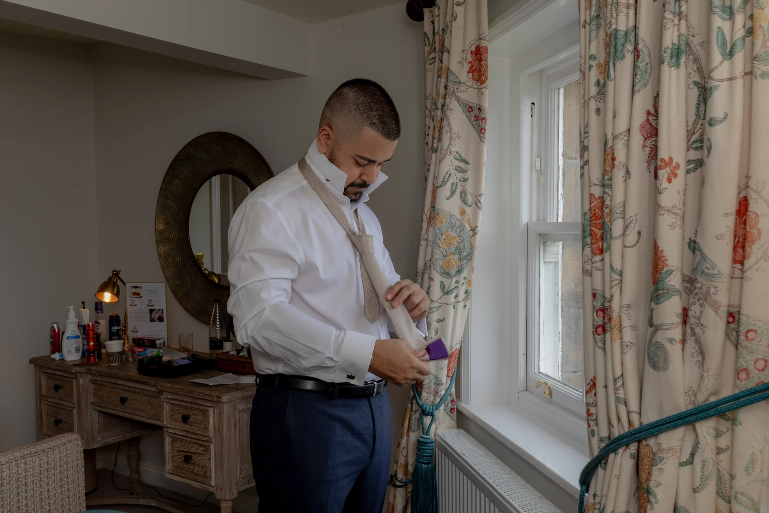 A&L-0038 Emma Lowe Photography at Bourton Hall Groom getting ready