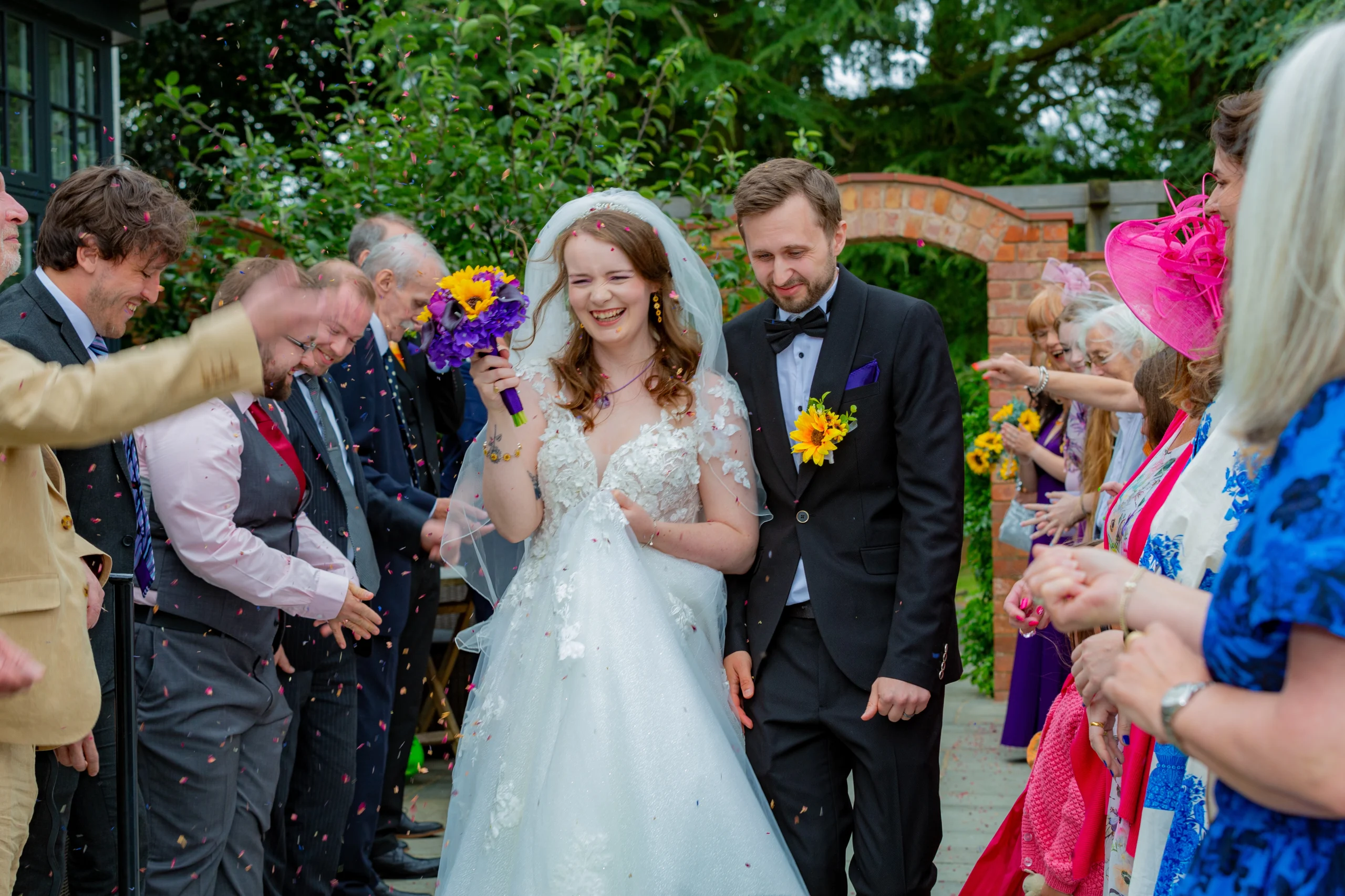E&O-0063 Confetti photographer at Ashton Lodge