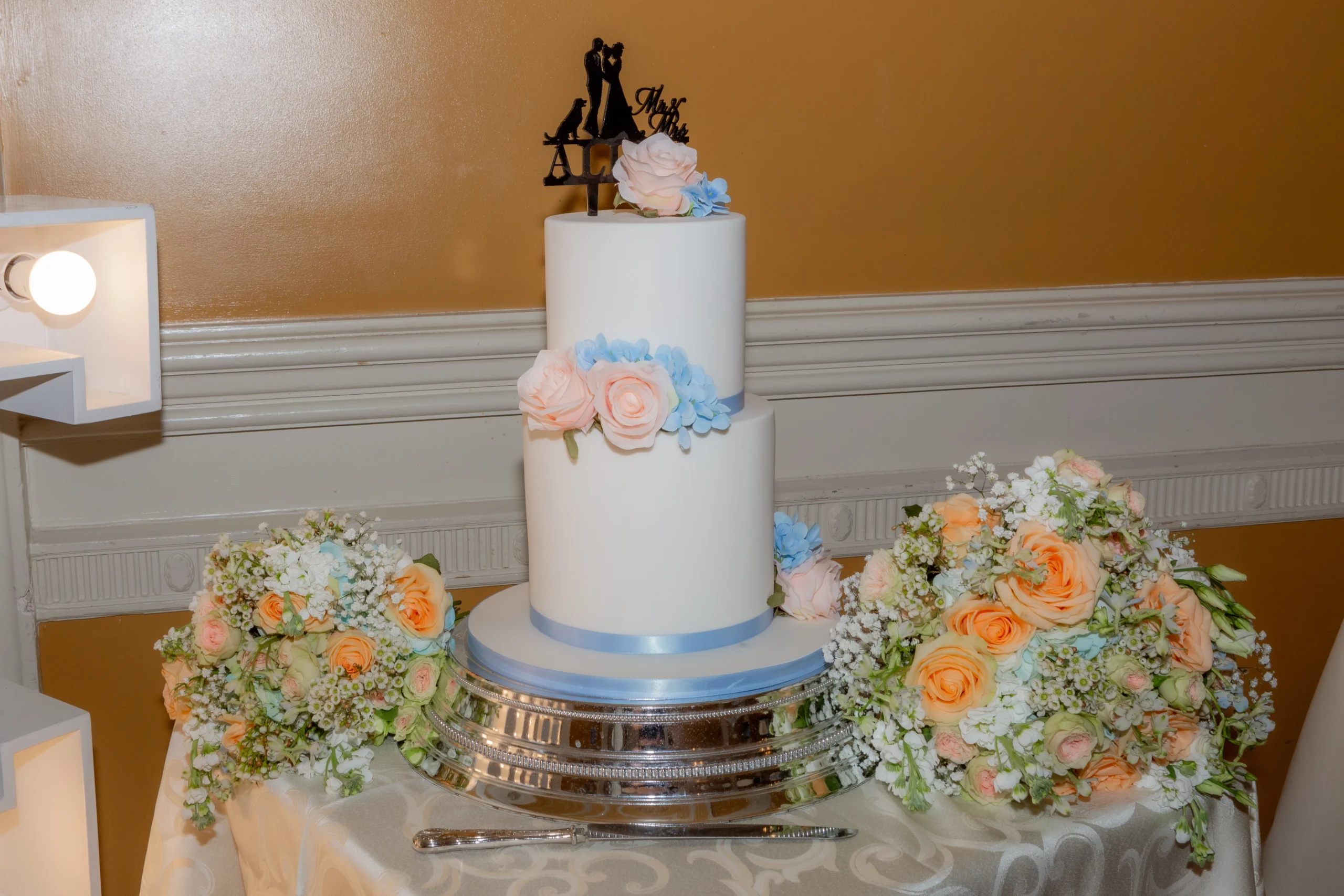 H&D-0407 Coombe Abbey Emma Lowe Photography cake 2