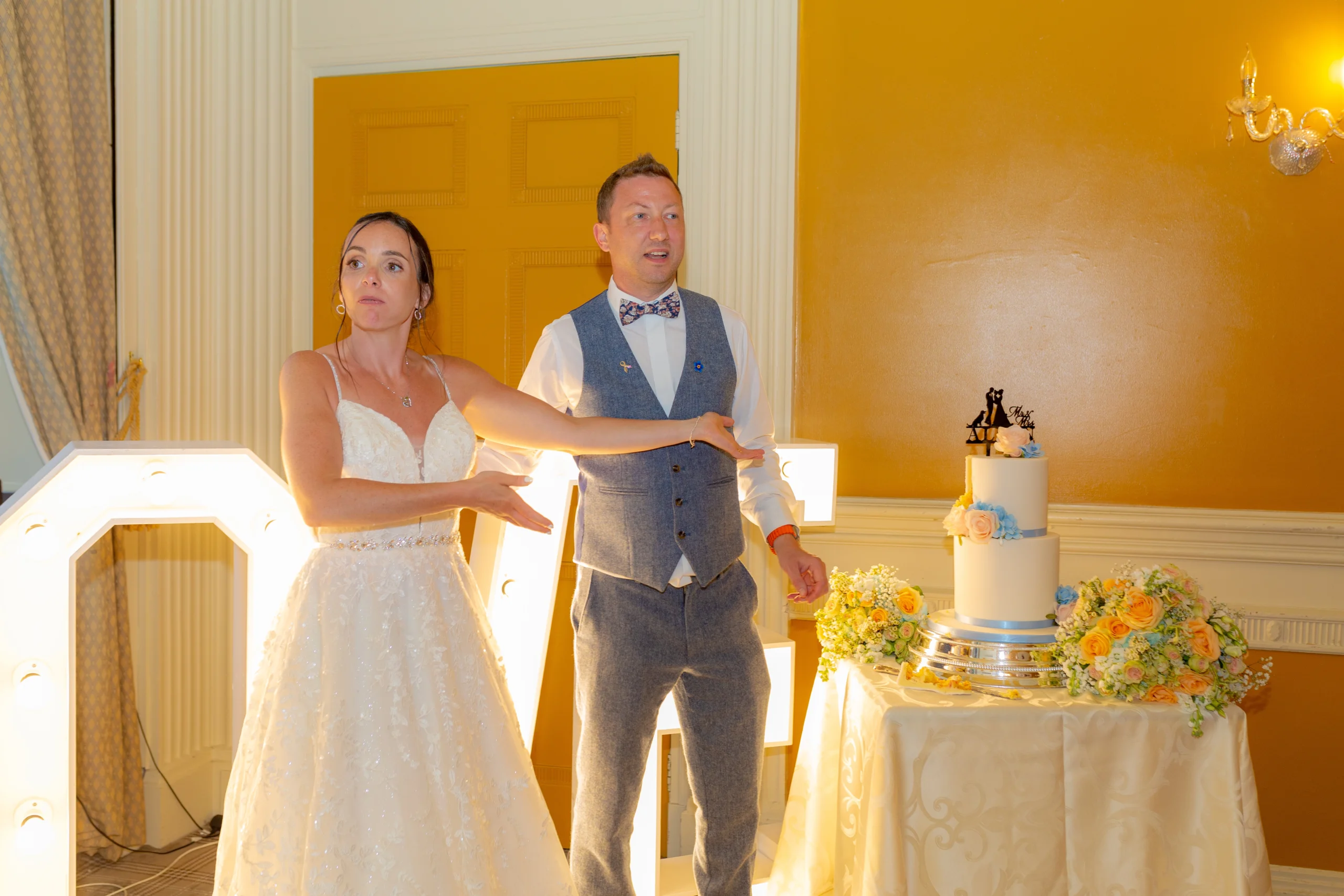 H&D-0489 Coombe Abbey Emma Lowe Photography cake 2