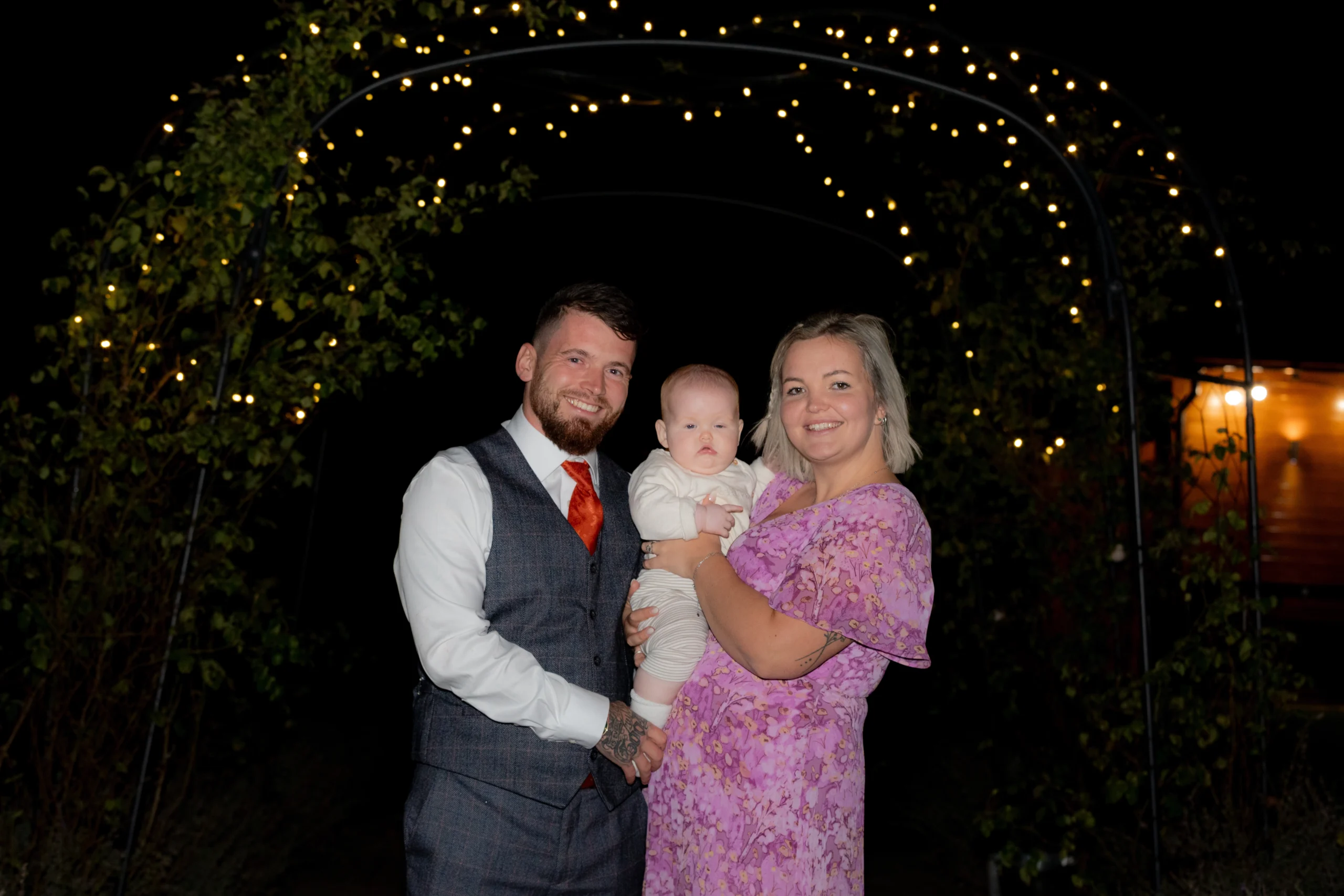 J&A-0800 Wedding Guests at Ashton Lodge
