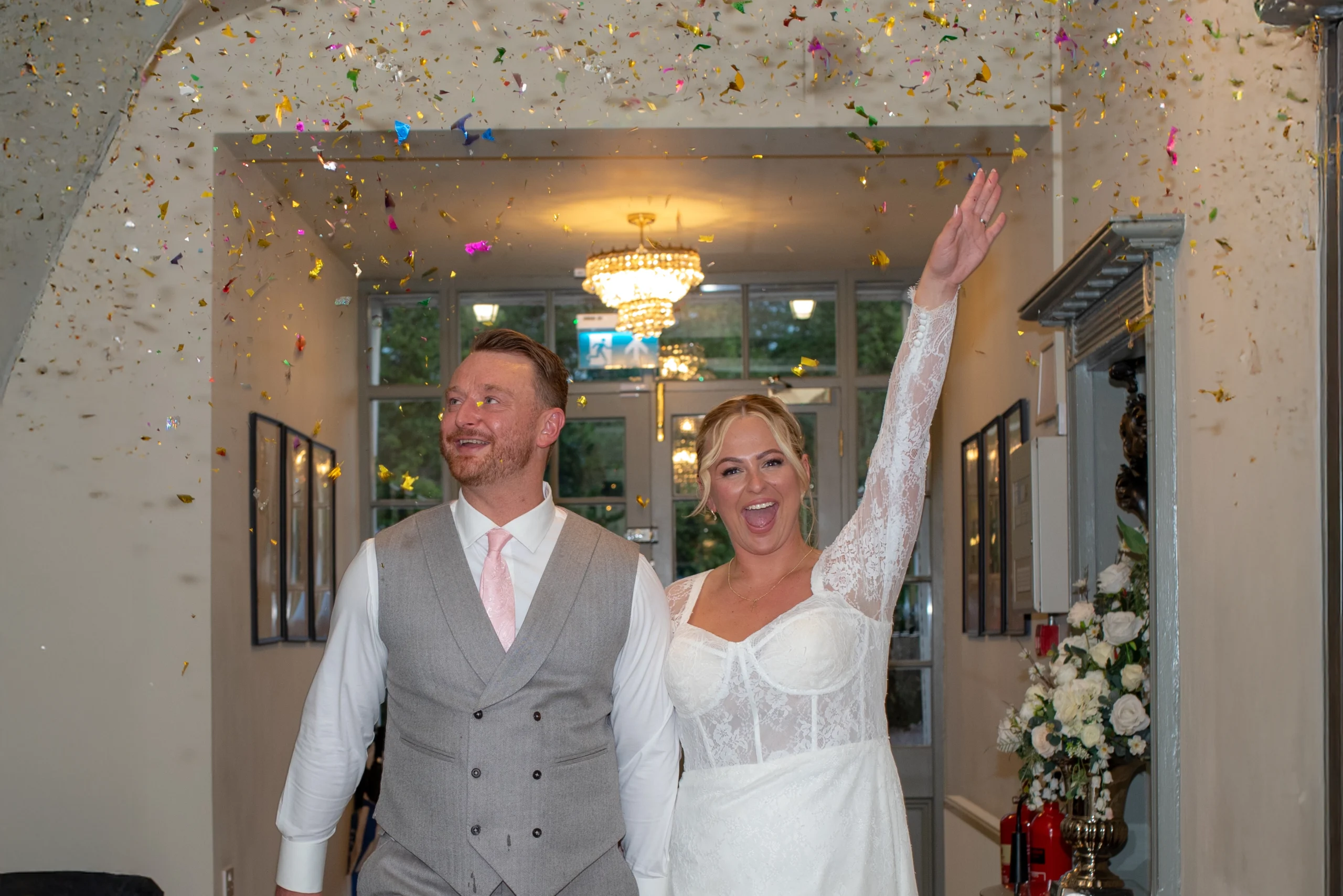 L&J-5451 Confetti at Warwick house Emma Lowe Photography Confetti