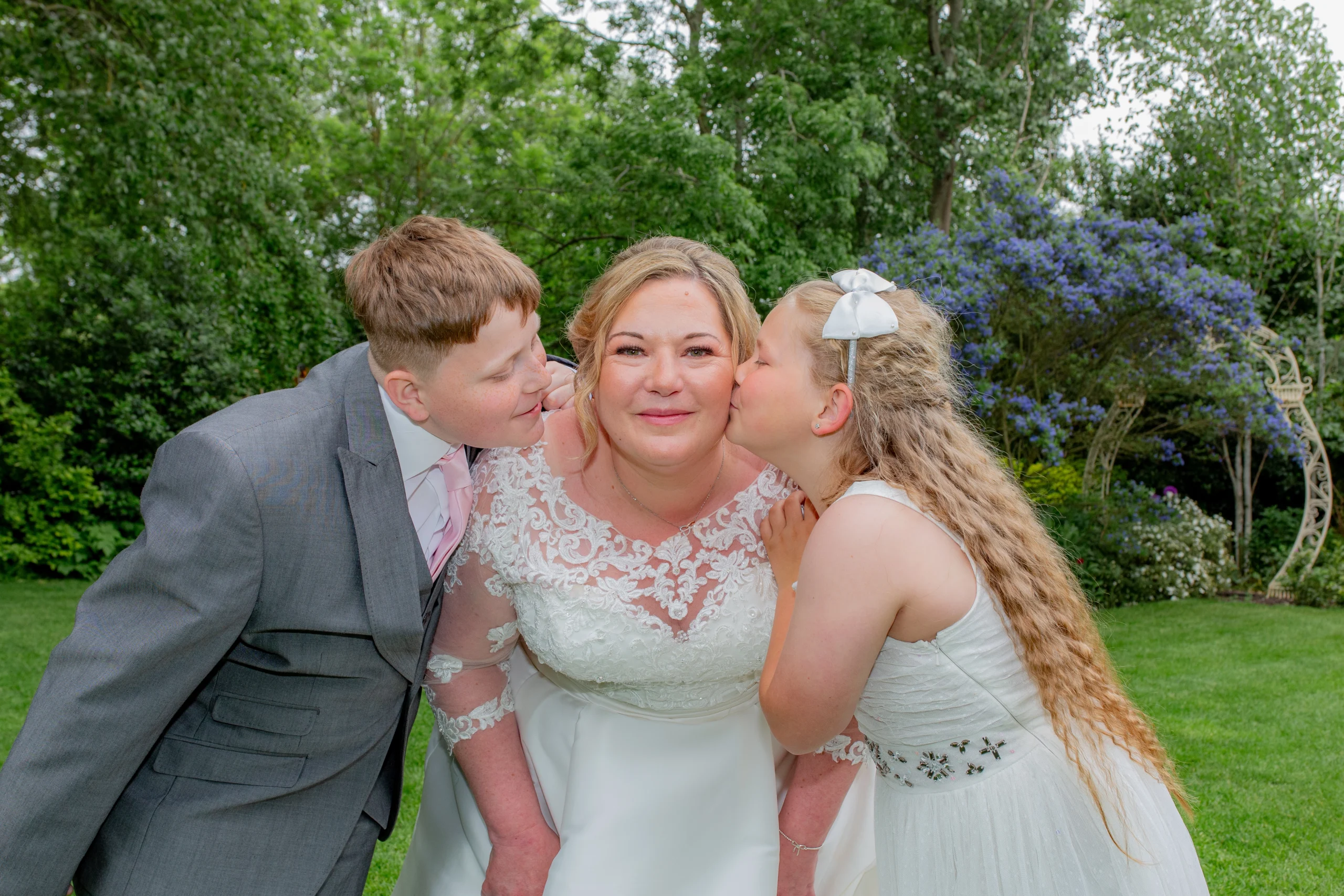 NC-1145 Confetti at Warwick house Emma Lowe Photography