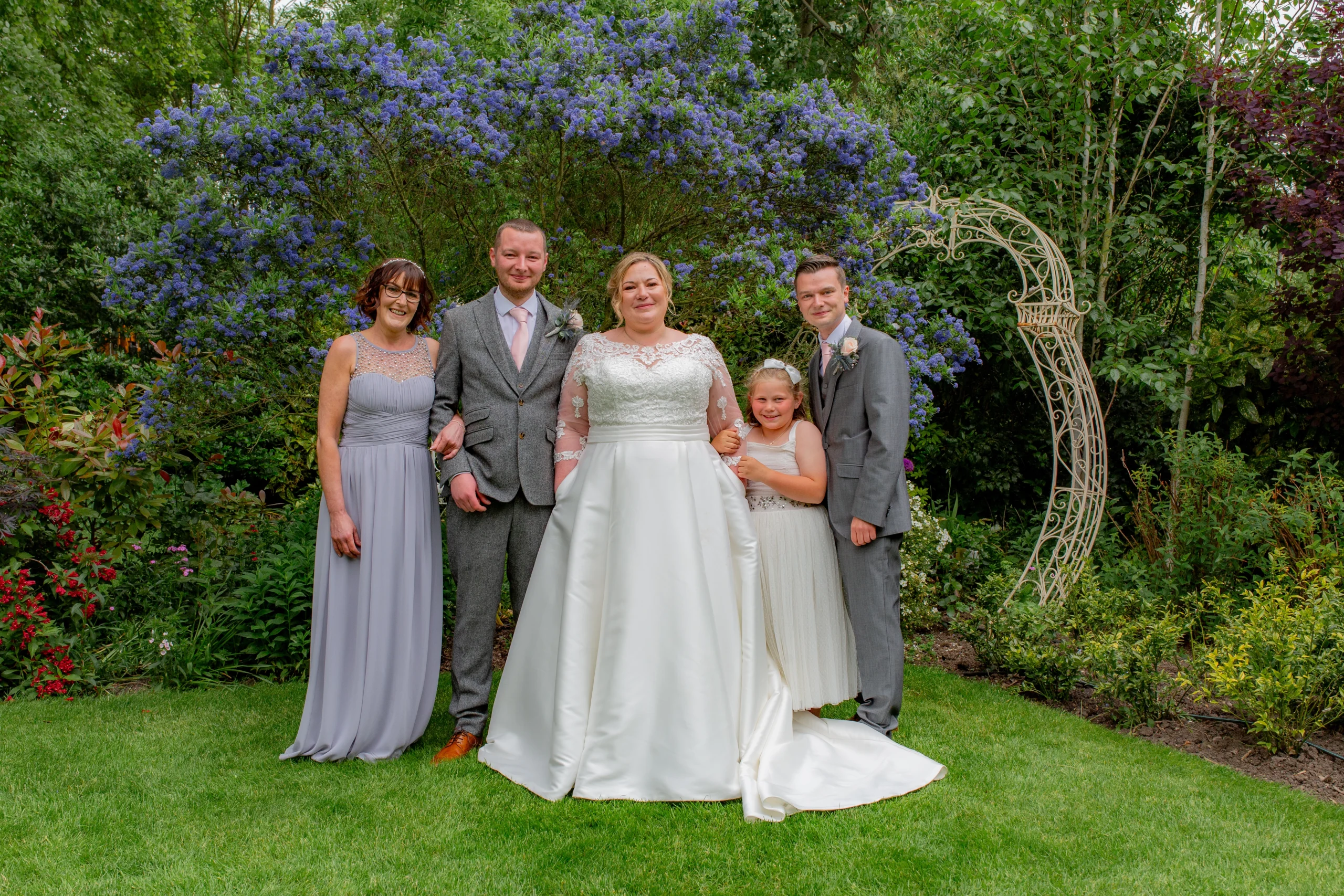 NC-1182 Confetti at Warwick house Emma Lowe Photography