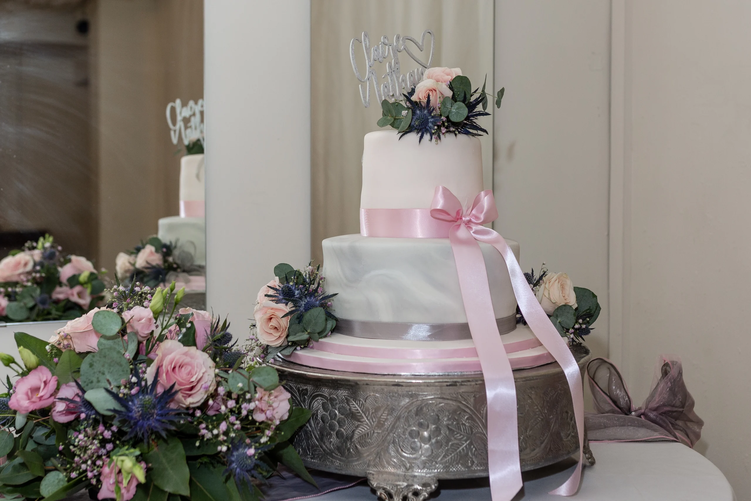 NC-1227 Confetti at Warwick house Emma Lowe Photography cake