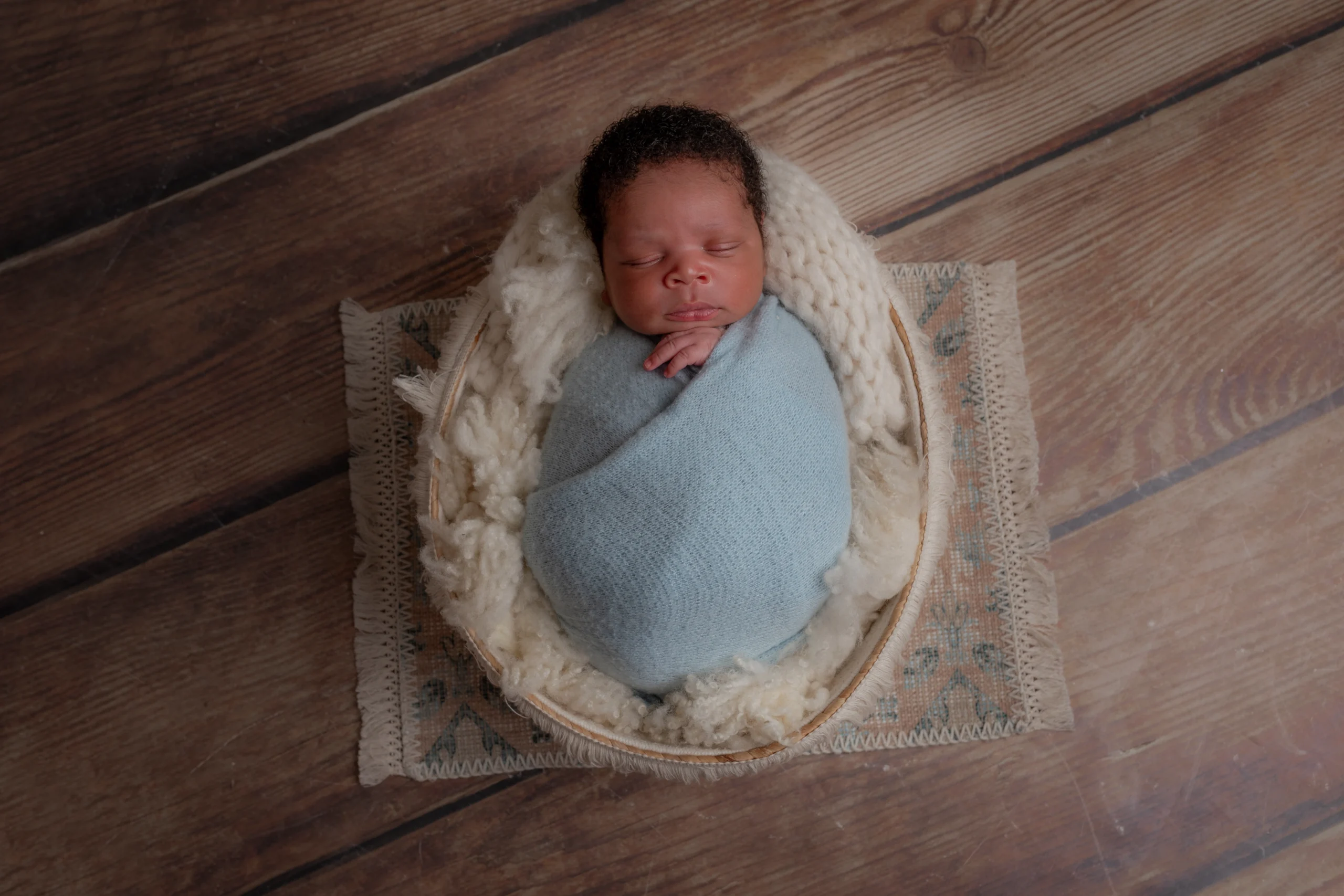 Newborn Photographer Emma Lowe in Rugby Warwickshire 22