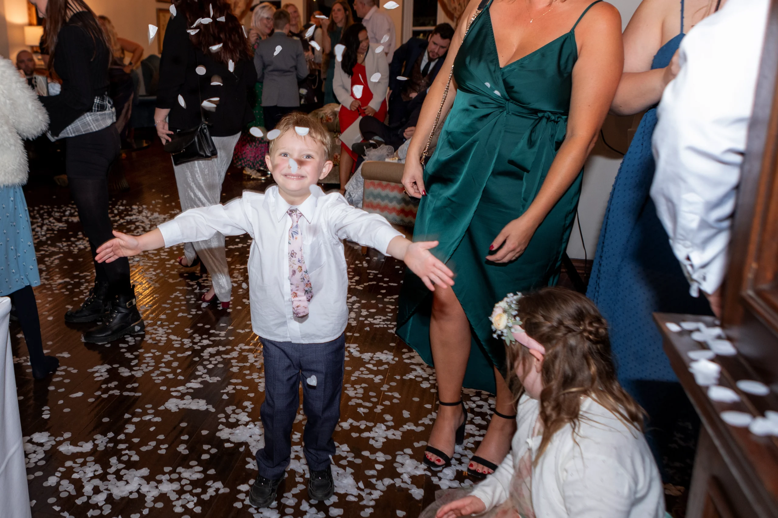 Tim&Elaine-4221 Emma Lowe Photography at Bourton Hall Confetti Guests