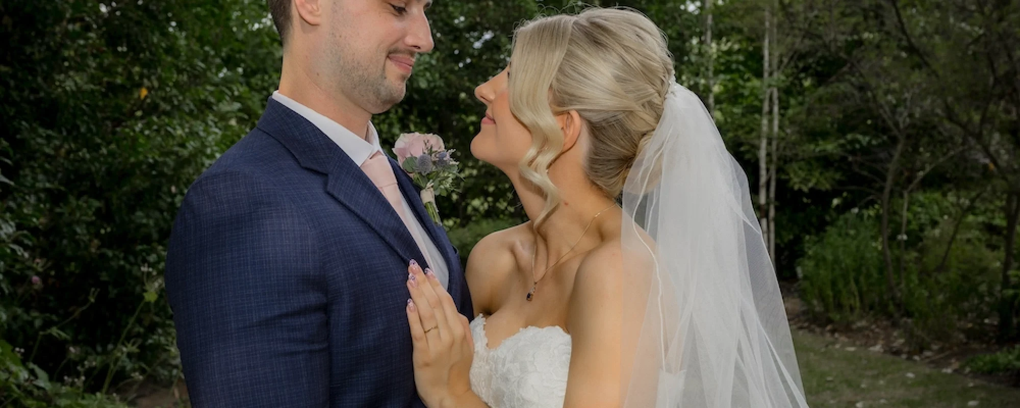 Scott & Chloe-5416 Bride & Groom Warwick House